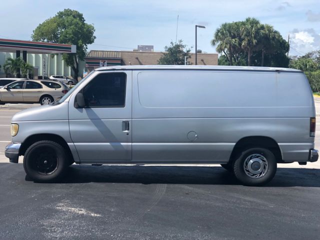 1993 Silver Ford E-Series Van