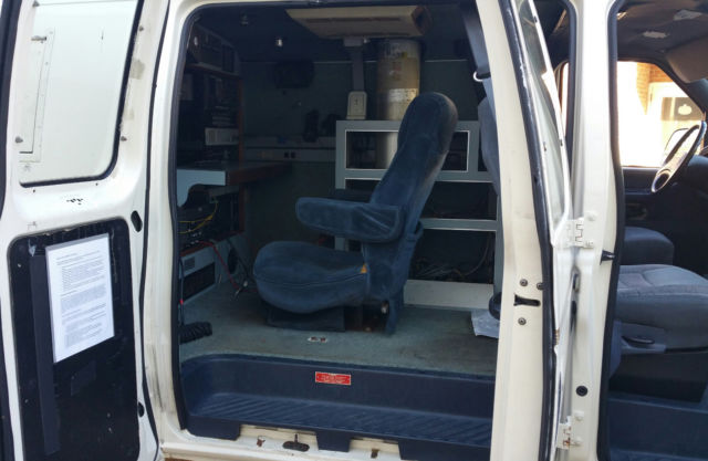 1993 Beige Ford E-Series Van Extended Cargo Van