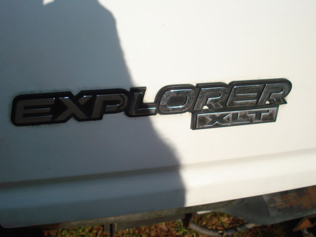 1993 White Ford Explorer SUV