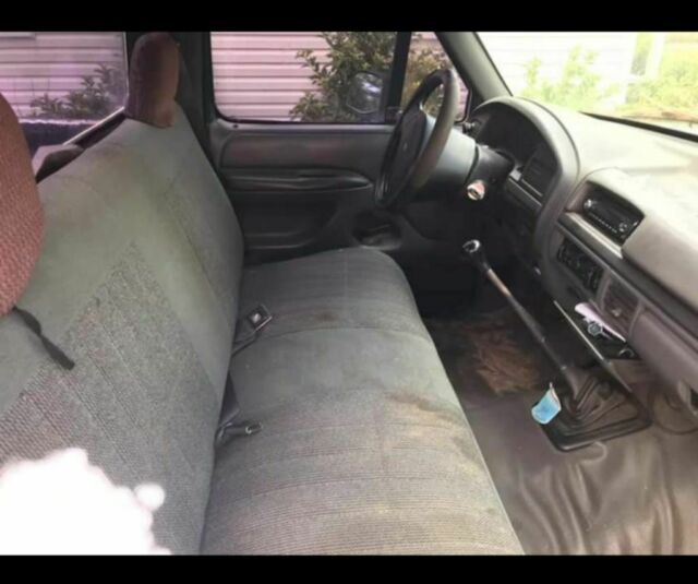 1993 Green Ford F-150 Standard Cab Pickup