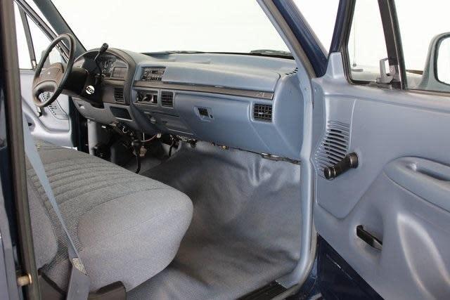 1993 Blue Ford F-150 Standard Cab Pickup