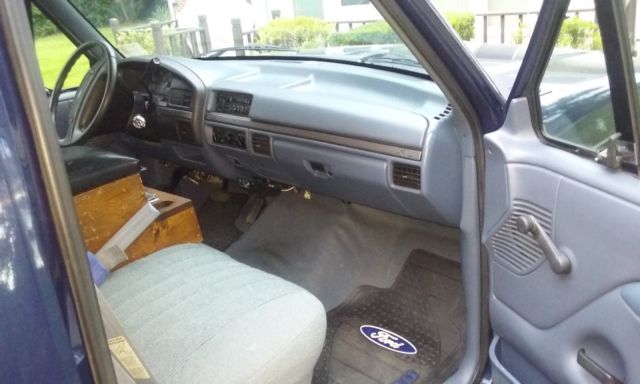 1993 Blue Ford F-150 Standard Cab Pickup