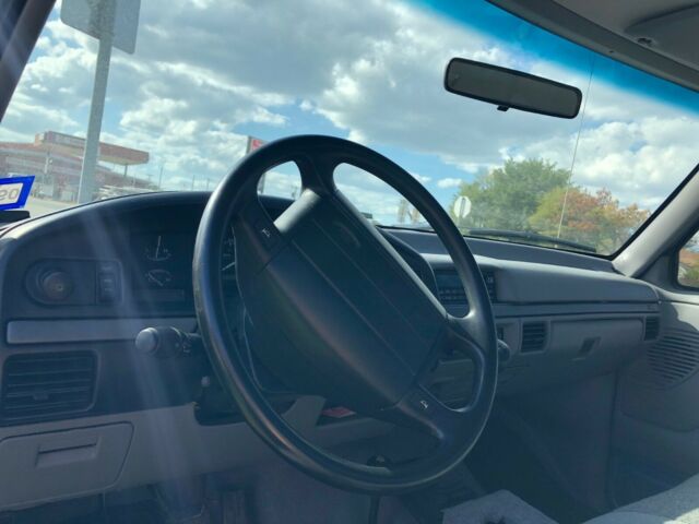 1993 Blue Ford F-150 Standard Cab Pickup