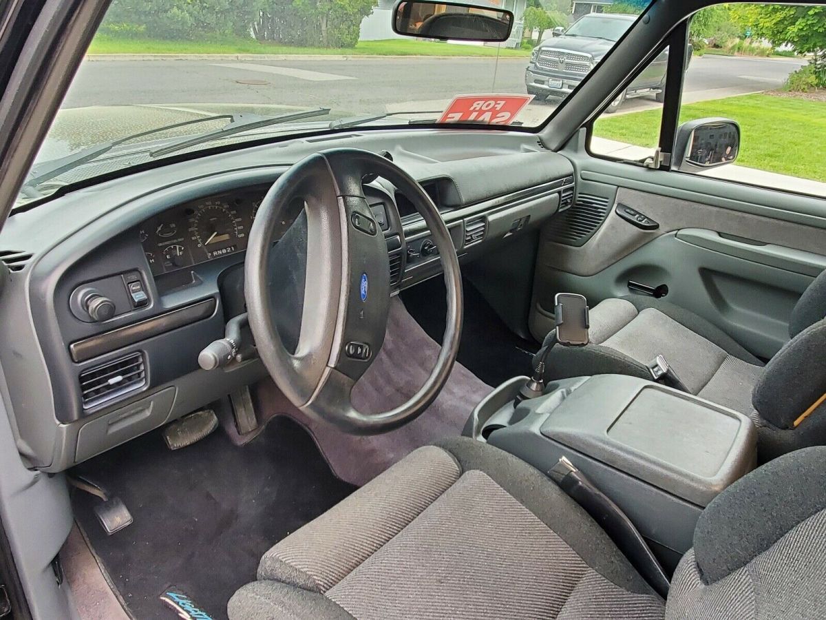 1993 Black Ford F-150 Pickup