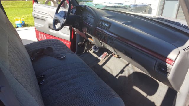 1993 Ford F-150 Standard Cab Pickup