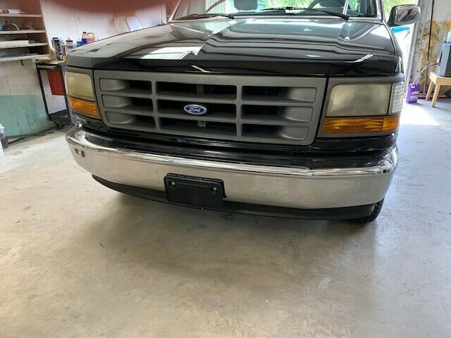 1993 Black Ford F-150 Standard Cab Pickup