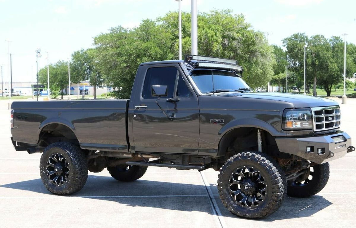 1993 Metallic brown Ford F-250 Single Cab