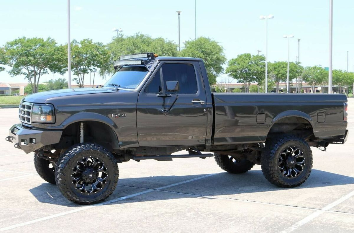 1993 Metallic brown Ford F-250 Single Cab