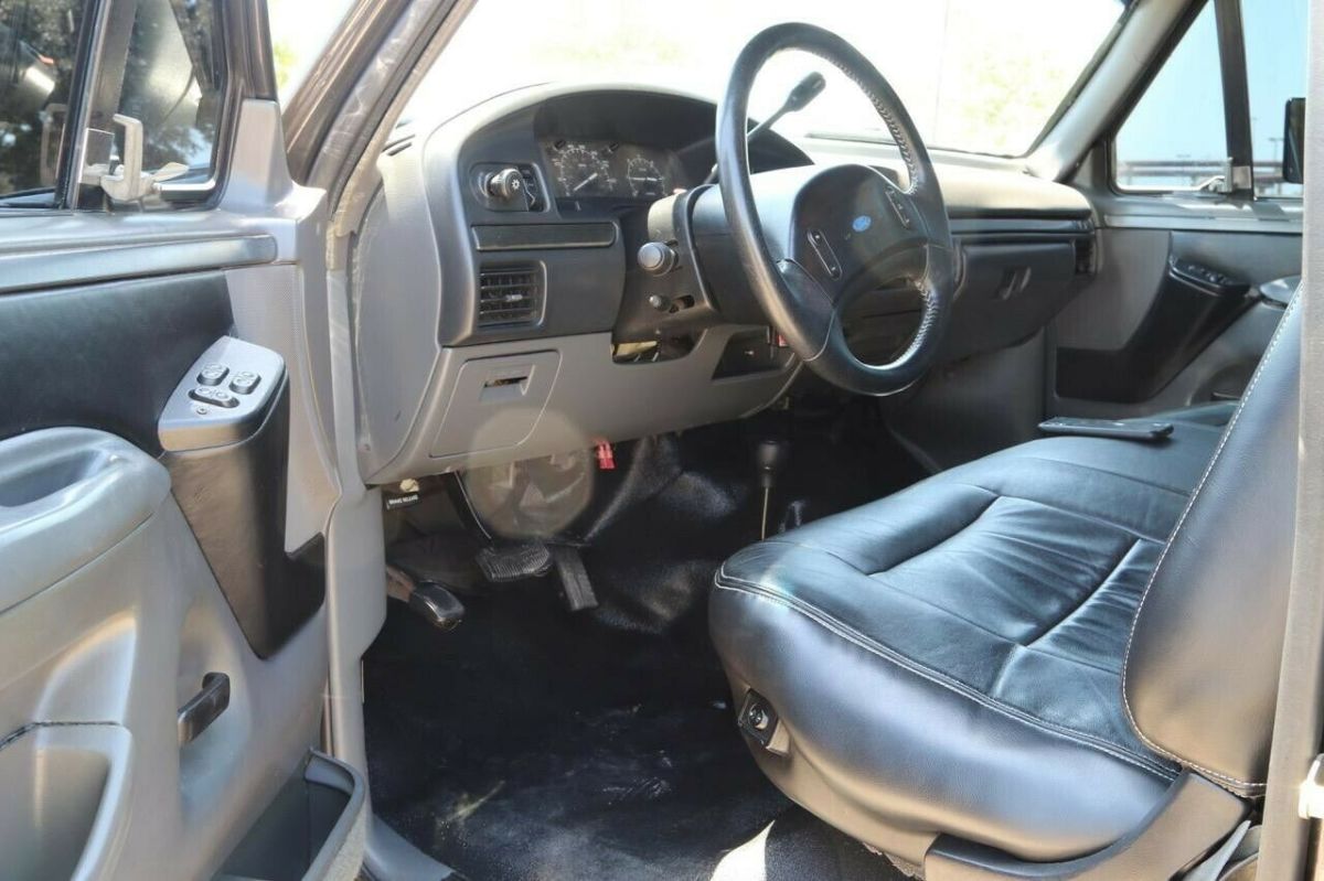 1993 Metallic brown Ford F-250 Single Cab