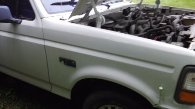 1993 White Ford F-150 Extended Cab Pickup