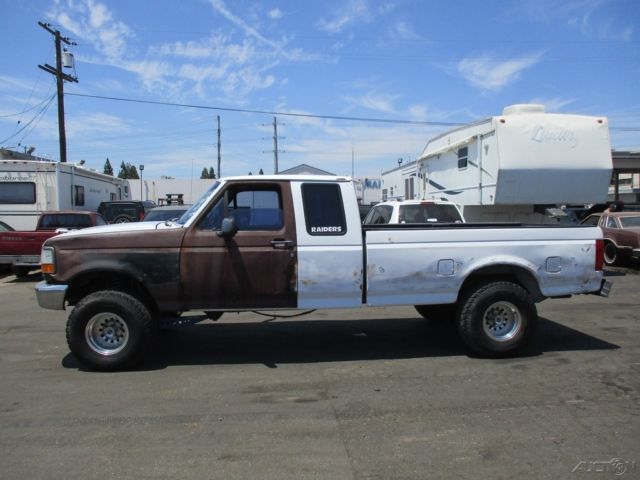 1993 White Ford F-150 Pickup Truck