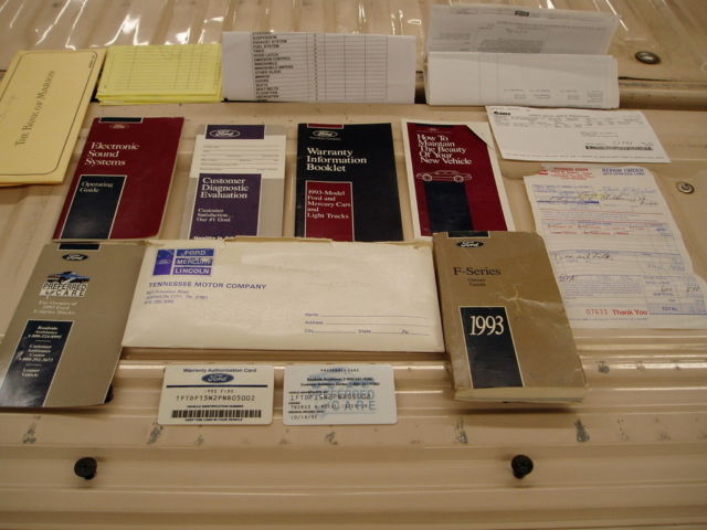 1993 White Ford F-150 Regular  Cab Pickup