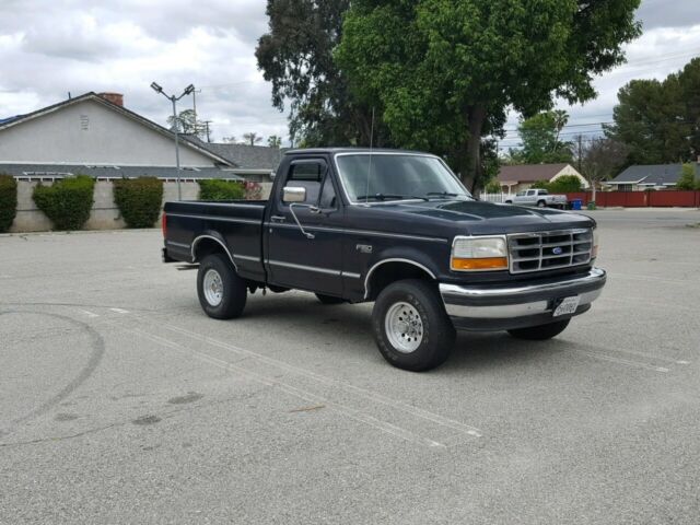 1993 Black Ford F-150 Standard Cab Pickup