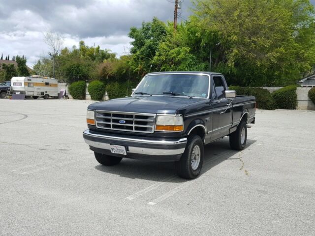 1993 Black Ford F-150 Standard Cab Pickup