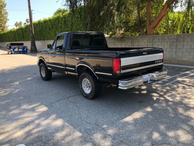 1993 Ford F-150 Standard Cab Pickup