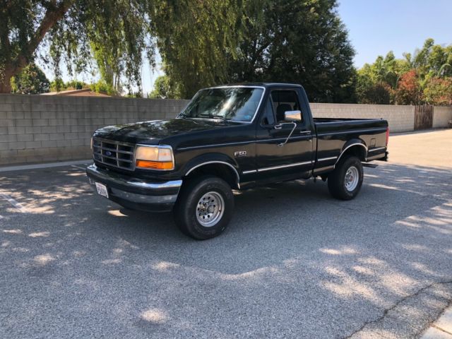 1993 Ford F-150 Standard Cab Pickup