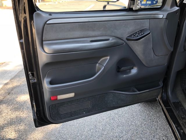 1993 Ford F-150 Standard Cab Pickup