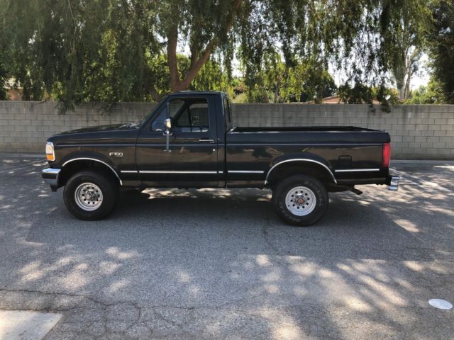 1993 Ford F-150 Standard Cab Pickup