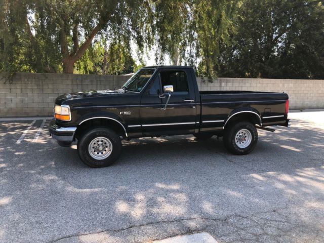 1993 Ford F-150 Standard Cab Pickup