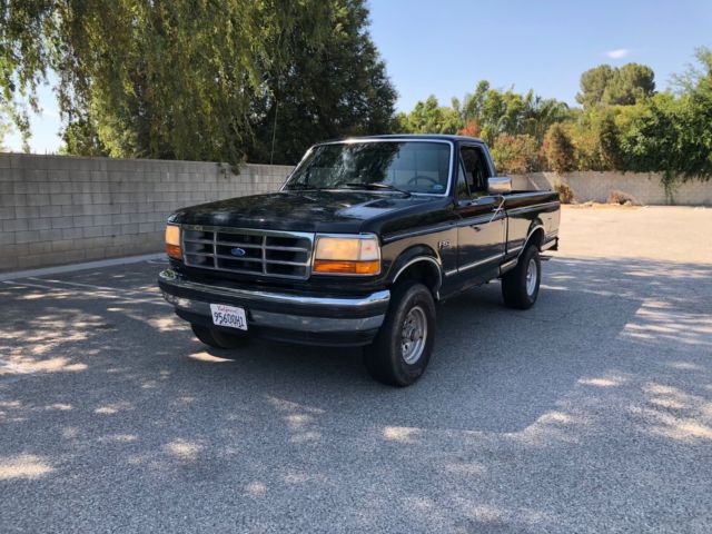 1993 Ford F-150 Standard Cab Pickup