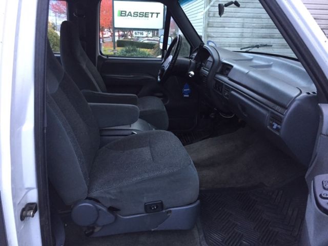 1993 white/grey Ford F-250 Extended Cab Pickup