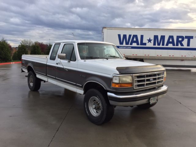 1993 white/grey Ford F-250 Extended Cab Pickup