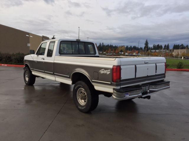 1993 white/grey Ford F-250 Extended Cab Pickup
