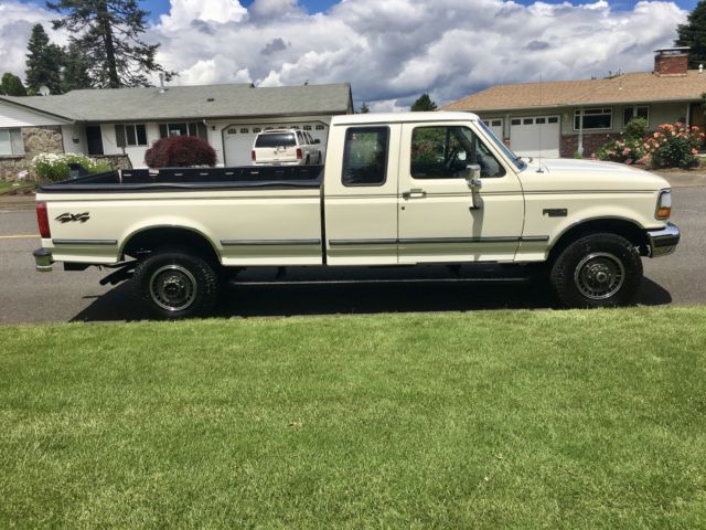 1993 White Ford F-250 Extended Cab Pickup