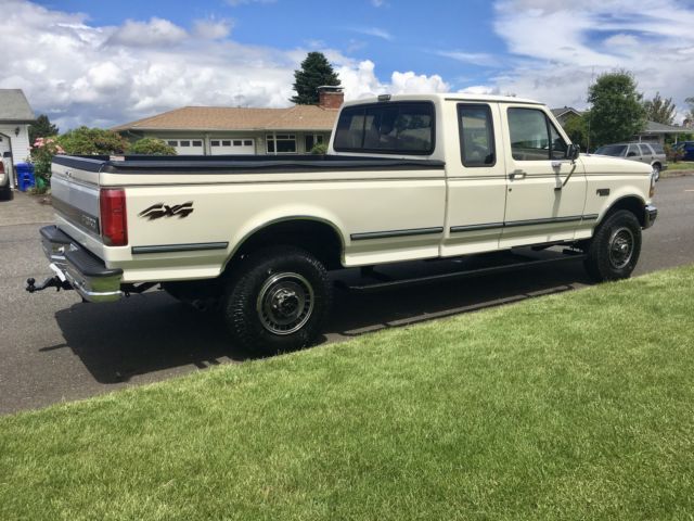 1993 White Ford F-250 Extended Cab Pickup
