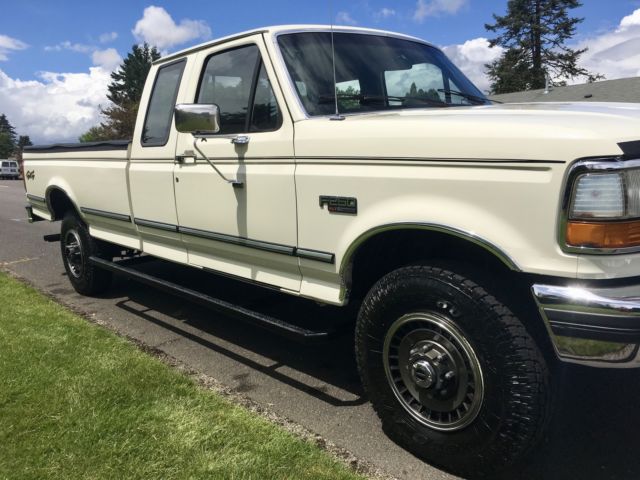 1993 White Ford F-250 Extended Cab Pickup