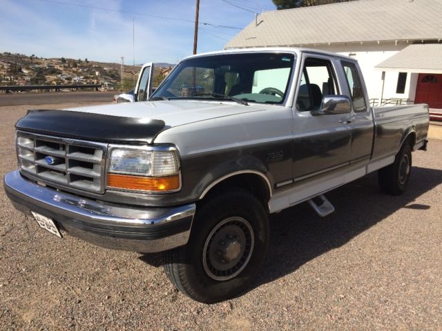 1993 White Ford F-250 Extended Cab Pickup