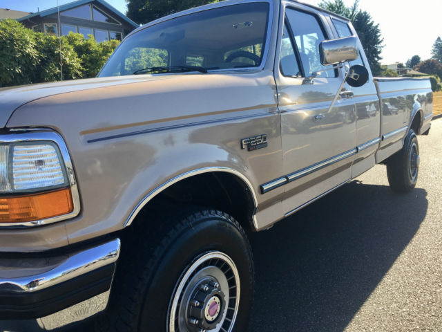 1993 Gold Ford F-250 Extended Cab Pickup