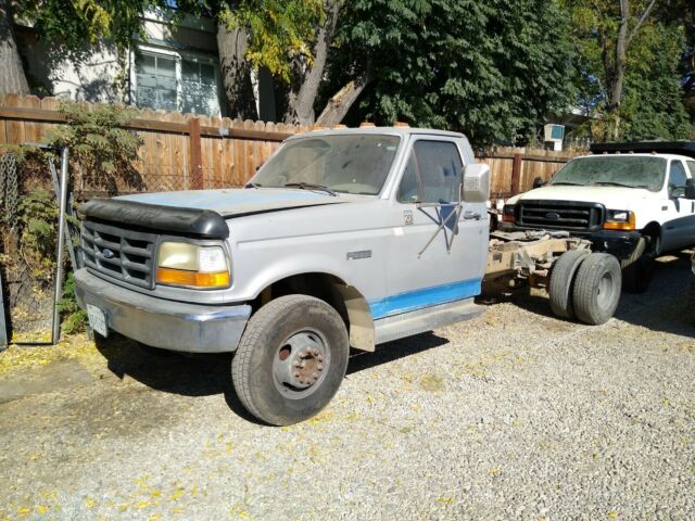 1993 Ford F-450 Cab & Chassis