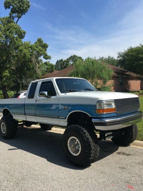 1993 White Ford F-150 Extended Cab Pickup