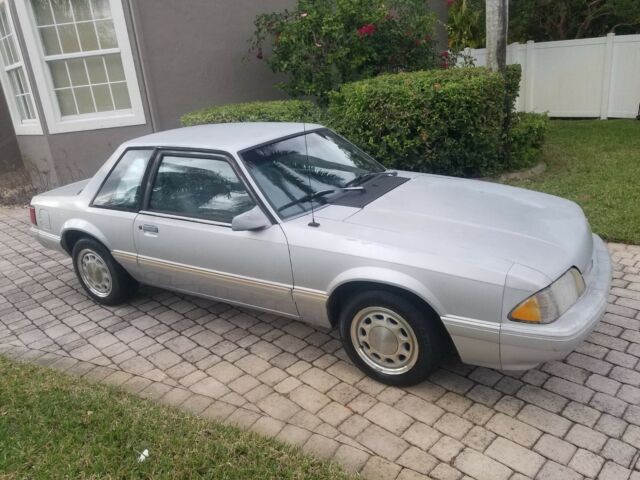 1993 Gray Ford Mustang Coupe