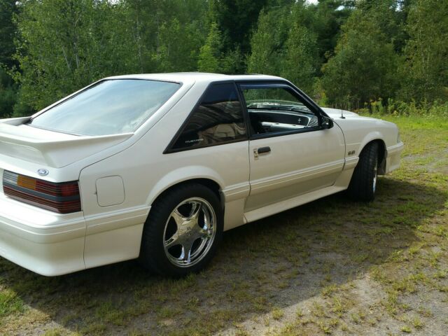1993 White Ford Mustang Hatchback