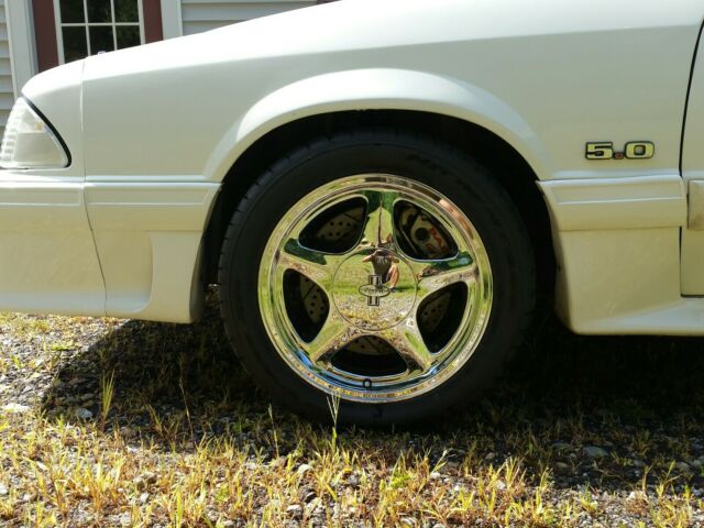 1993 White Ford Mustang Hatchback