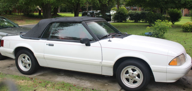 19930000 Ford Mustang