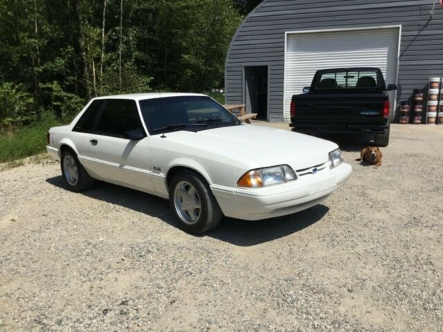 1993 White Ford Mustang Coupe
