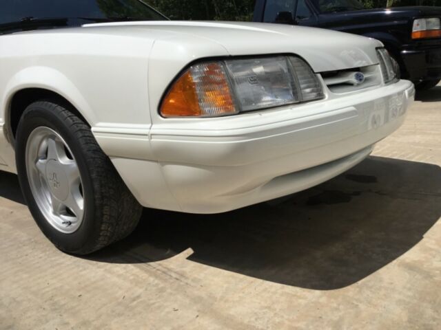 1993 White Ford Mustang Coupe