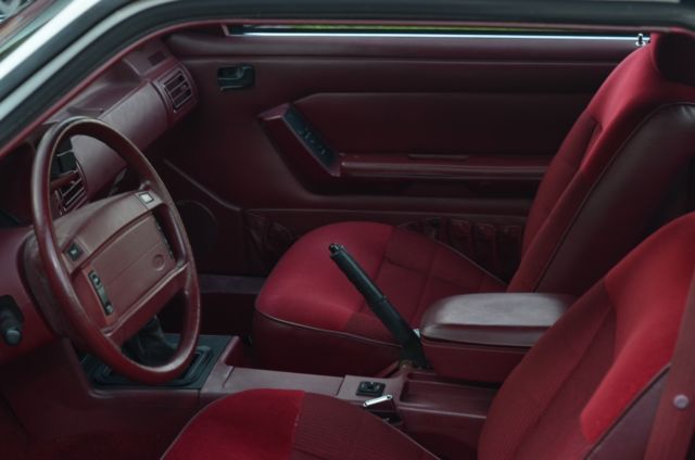 1993 White Ford Mustang Coupe