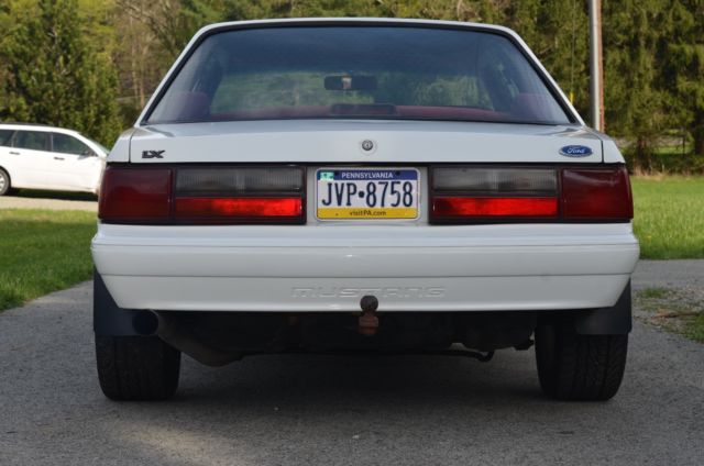1993 White Ford Mustang Coupe