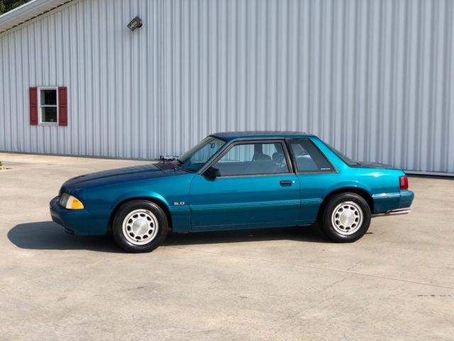 1993 Reef Blue Ford Mustang Coupe