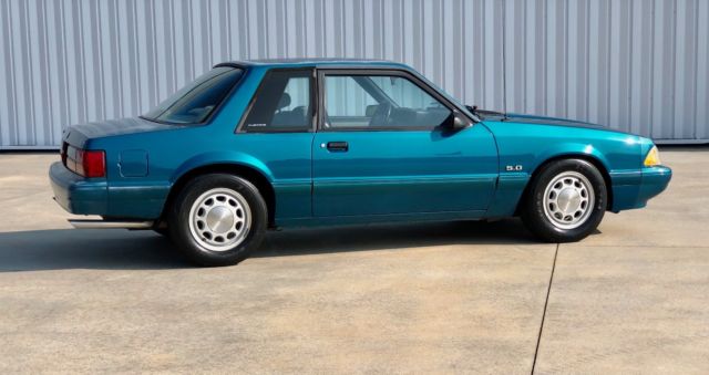 1993 Reef Blue Ford Mustang Coupe