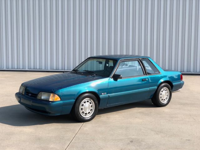 1993 Reef Blue Ford Mustang Coupe