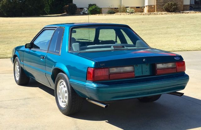 1993 Reef Blue Ford Mustang Coupe