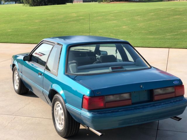 1993 Reef Blue Ford Mustang Coupe
