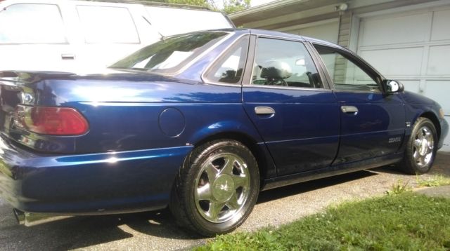 1993 Blue Ford Taurus Sedan