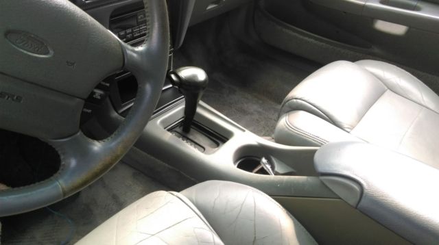 1993 Blue Ford Taurus Sedan