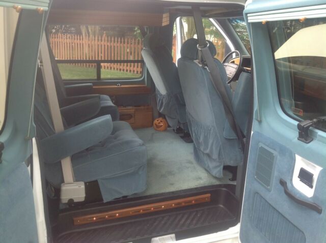 1993 White Ford E-Series Van Van Camper